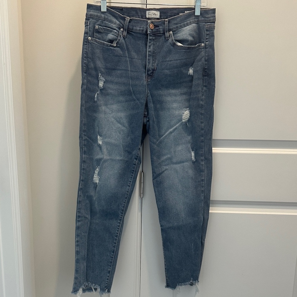 Nicole Miller Distressed Ankle Jeans in Dark Blue